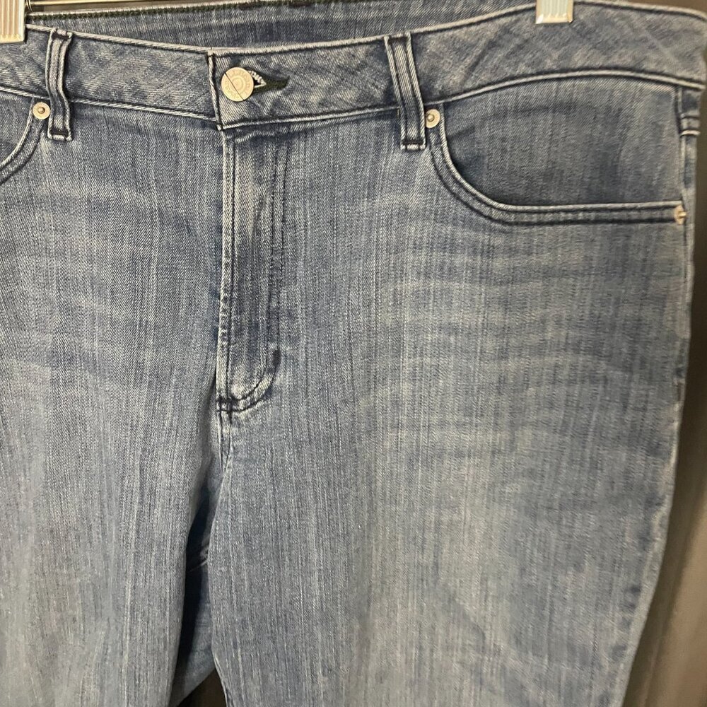 295. LL Bean Favorite Fit Womens Jeans, Size 16, EUC - Picture 3 of 7